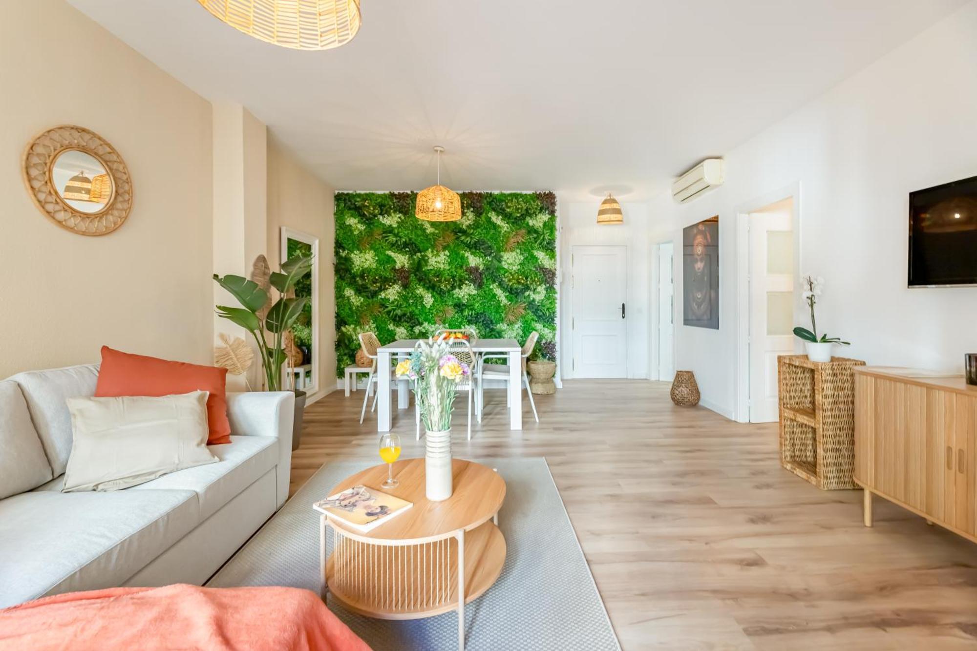 Charming 4-Bedroom Apartment In Malaga'S Historic Center מראה חיצוני תמונה